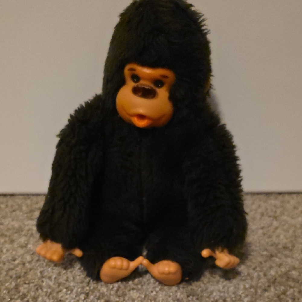 1980 Intrigue Thumb/Toe Sucking Gorilla Doll Plush Gonga Monchichi